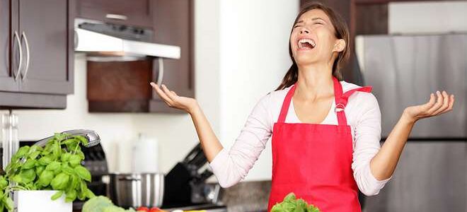 12 ошибок на кухне, которые быстрее портят ваши продукты.